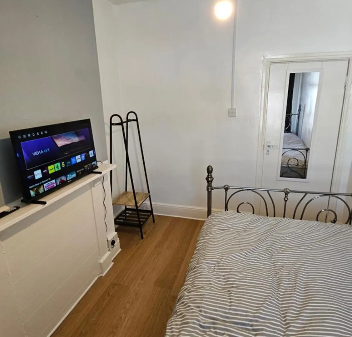 Entire 2 Bedroom Apartment City Centre & Stadium Cardiff